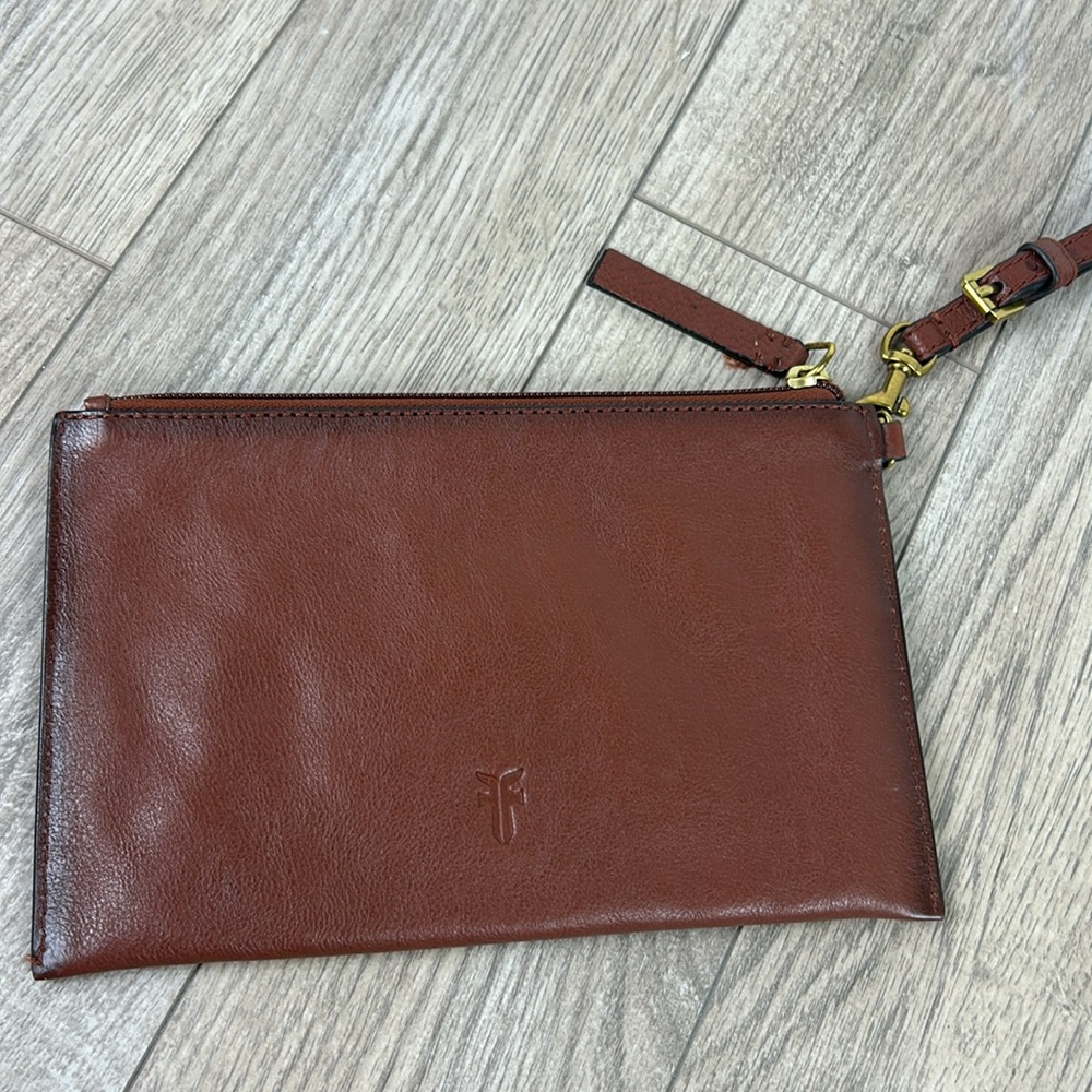 NWOT Frye Leather Wristlet Wallet Pouch 9x6